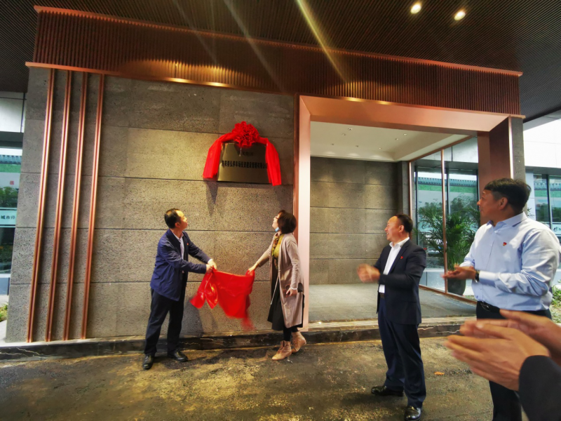 新起點(diǎn) 新征程 新要求 ——市國資委黨委書(shū)記、主任苗惠芳，市城管局黨組書(shū)記、局長(cháng)易勛指導城市停車(chē)建設工作