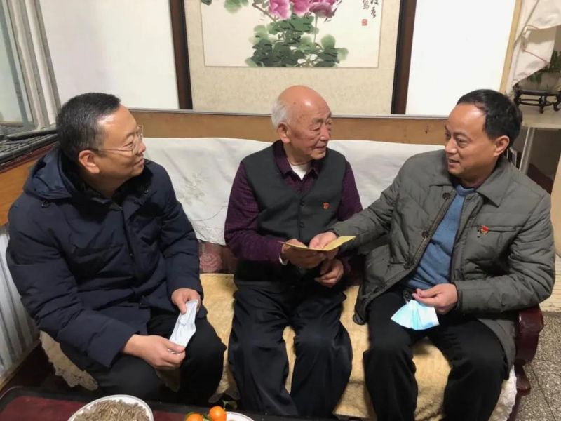弘義集團開(kāi)展春節前走訪(fǎng)慰問(wèn)生活困難黨員、老黨員、老干部活動(dòng)